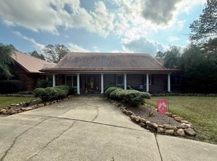 64 Delancy Robbins Rd, Columbia, MS 39429