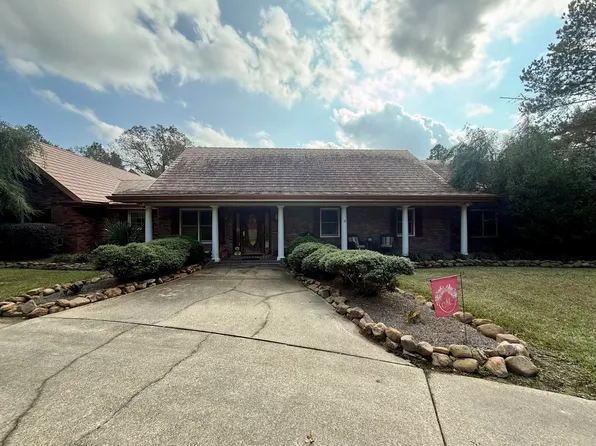 64 Delancy Robbins Rd, Columbia, MS 39429
