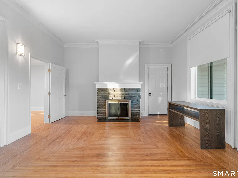 43 Elmwood Ave — Photo 8
