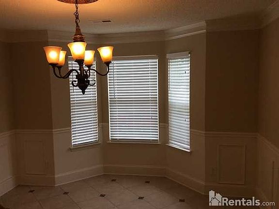 3rd image of 6333 Goldenblush Cres
