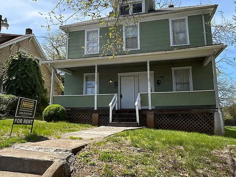 1114 Lafayette Blvd NW — Photo 2