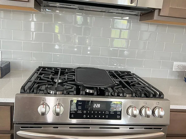 1050 Valentine Ln — Photo 9