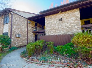 119 Amberly Dr UNIT A, Manalapan, NJ 07726