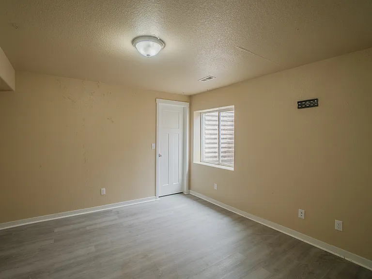 Room 5 (basement)