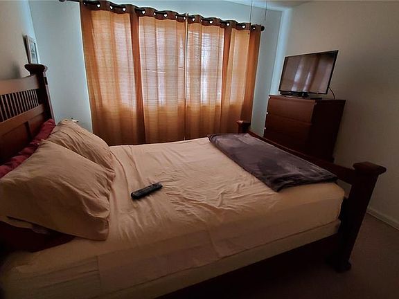 3rd image of 1920 E Edgewood Dr E APT D10