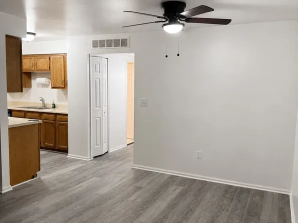 36887 Brewster Ln, New Baltimore, MI 48047