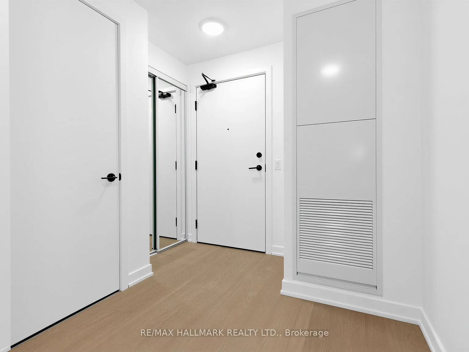 South Forest Hill Residences — Photo 3