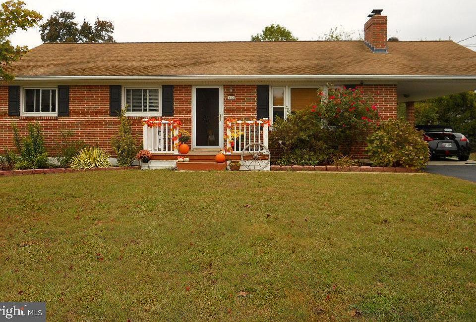 1st image of 112 Crescent Dr