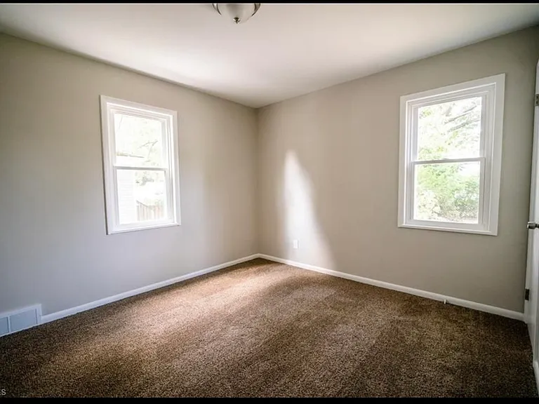 836 Nela View Rd — Photo 11