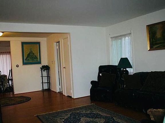 3rd image of 507 Carrollton Dr