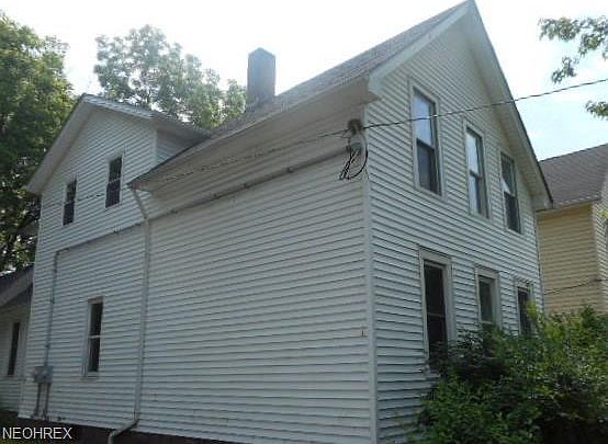 3rd image of 1405 E 61st St