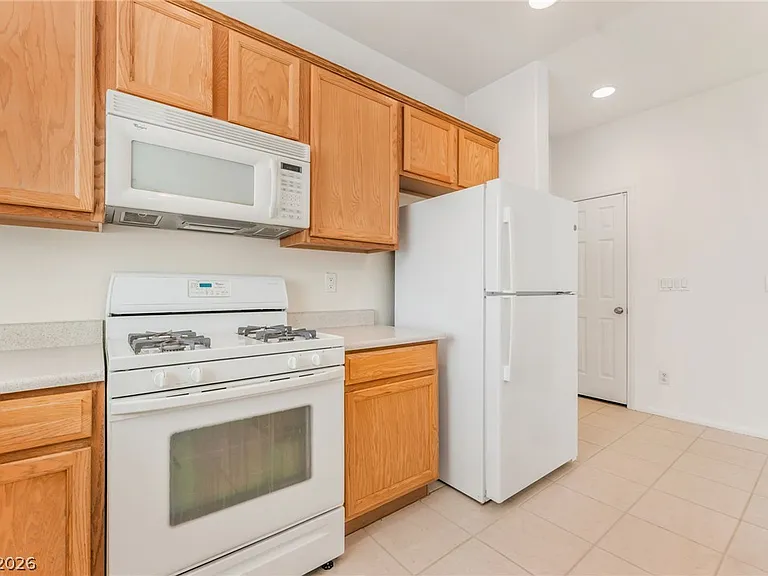 6434 Buttercup Creek St — Photo 9