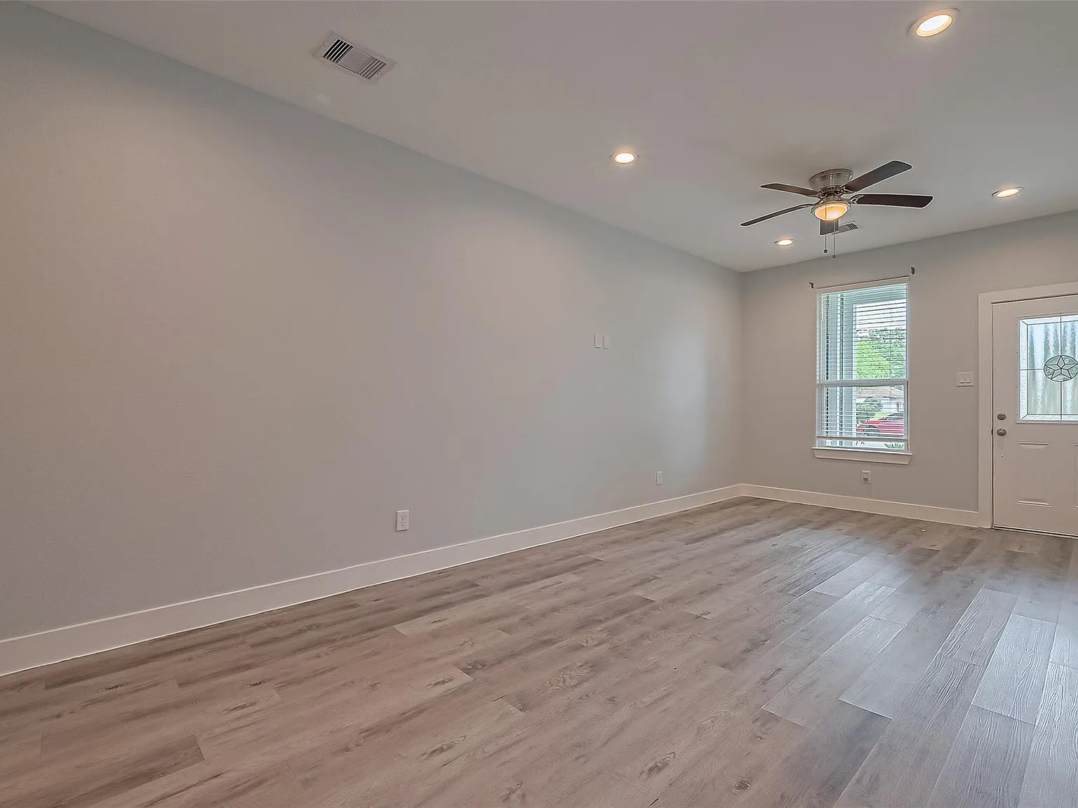 3 bed, 1260 sqft, $1,850 — Photo 4