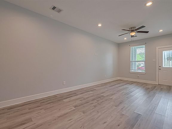 4th image of 7926 Easter St