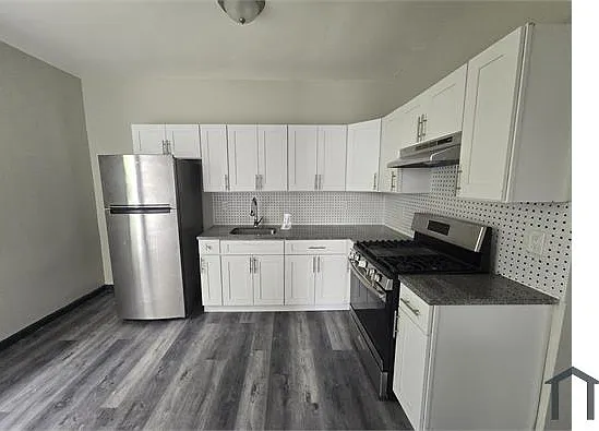 71 W Runyon St #3