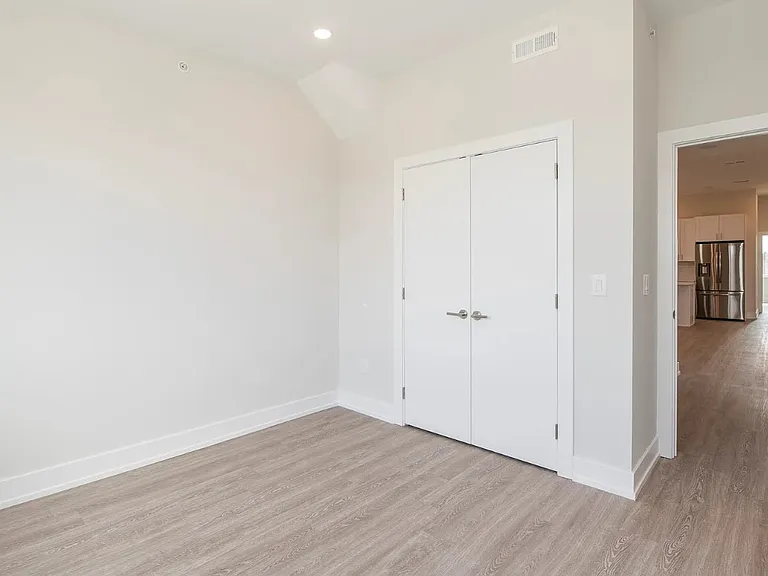 2156 N Darien St #A8 — Photo 18