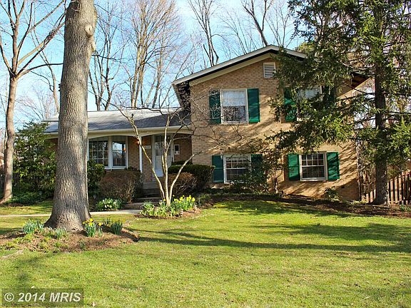 2nd image of 8213 Raymond Ln