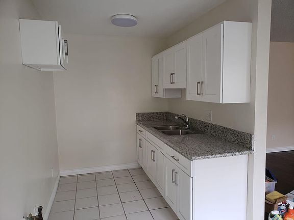 4th image of 11863 Manor Dr APT B