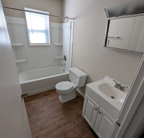 Buckingham Apartments — Photo 26