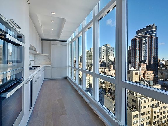 5th image of 305 E 51st St APT 17A