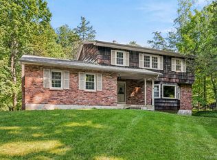 16 Panel Ln, Florida, NY 10921