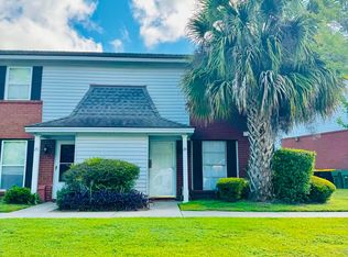 24 Knollwood Cir, Savannah, GA 31419