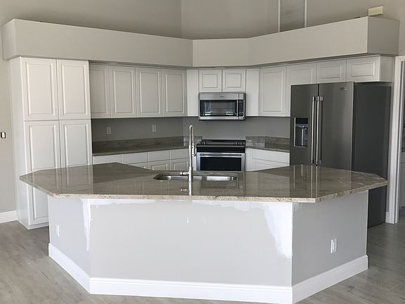 3rd image of 350 Grapewood Ct