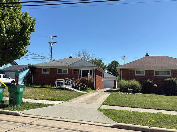 2nd image of 31610 Royalview Dr