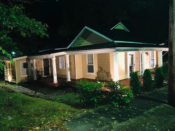 206 Calhoun St, Water Valley, MS 38965