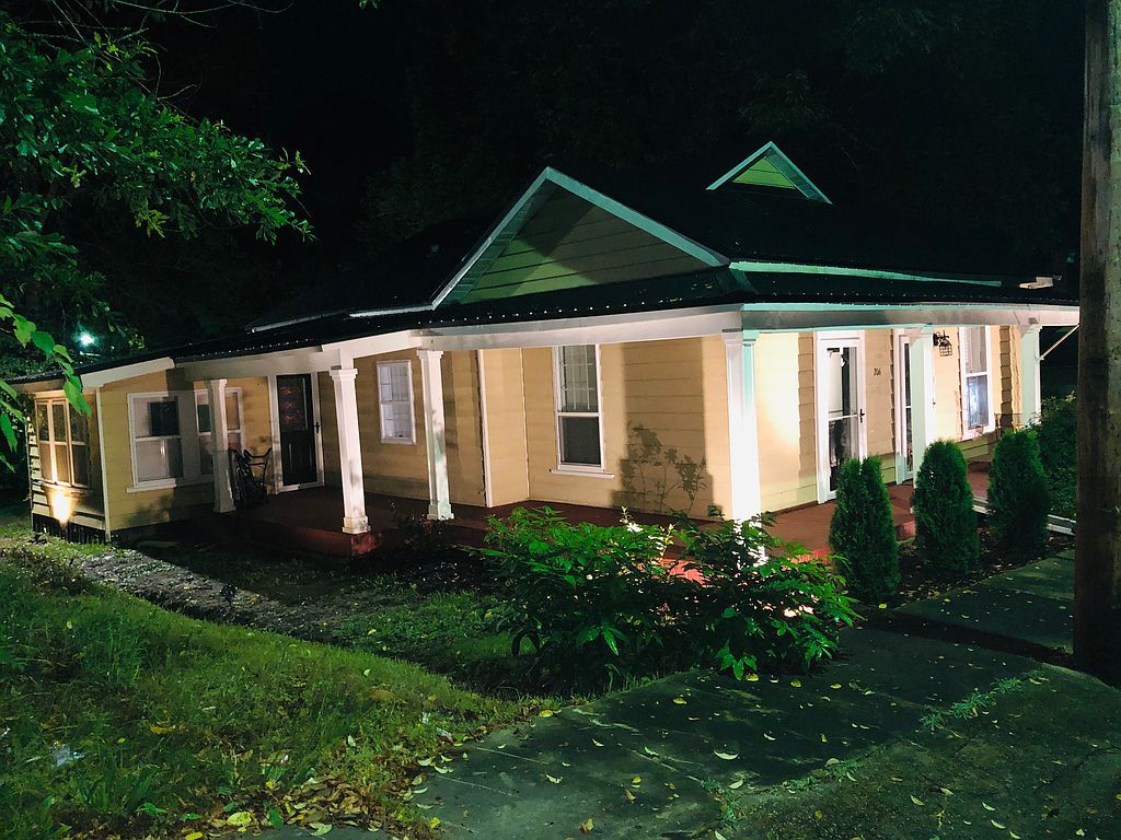 206 Calhoun St - Property Image