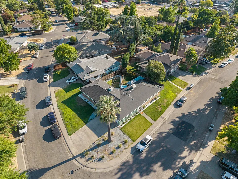 2326 Ramon Dr — Photo 13