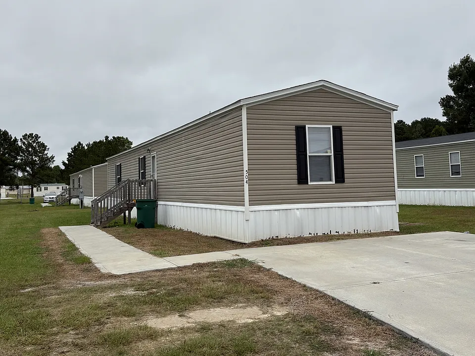 504 Blakley Dr