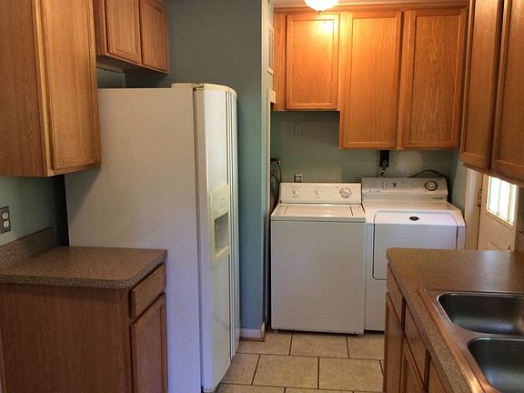 3rd image of 7321 Woodley Pl