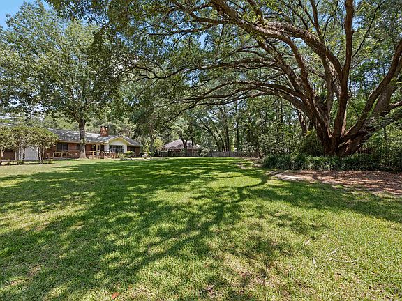 2nd image of 3641 Westmoreland Dr