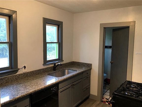 4th image of 1135 Queen St N