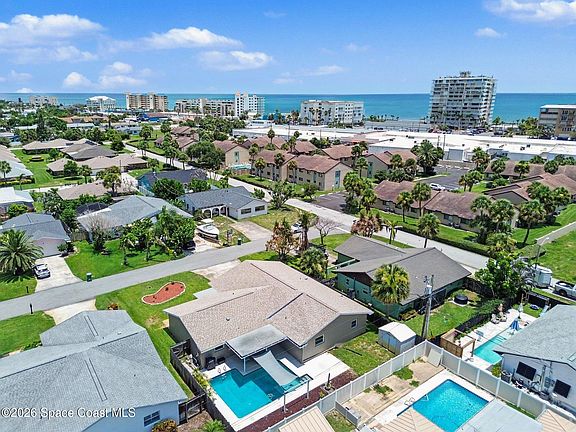 3rd image of 311 Seabreeze Dr