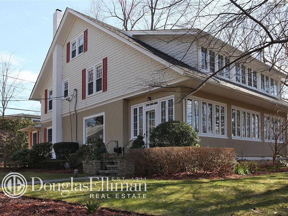 1st image of 12 Overlook Dr