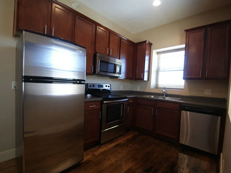 2934 Leavenworth St — Photo 50