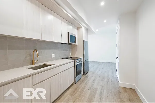 Rented by EXR | media 17