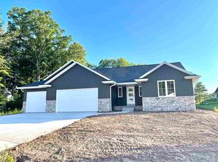 3362 Largo Ridge Dr, Green Bay, WI 54311