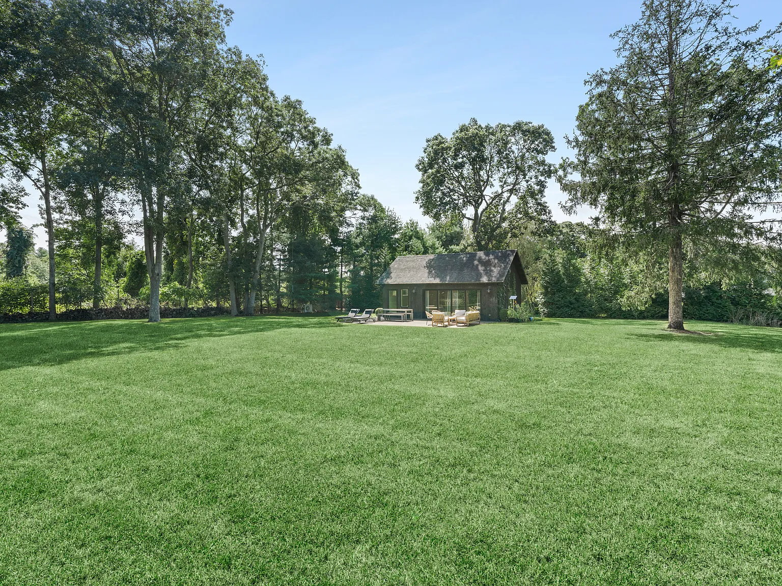 Amagansett Cottage or Compound — Photo 2
