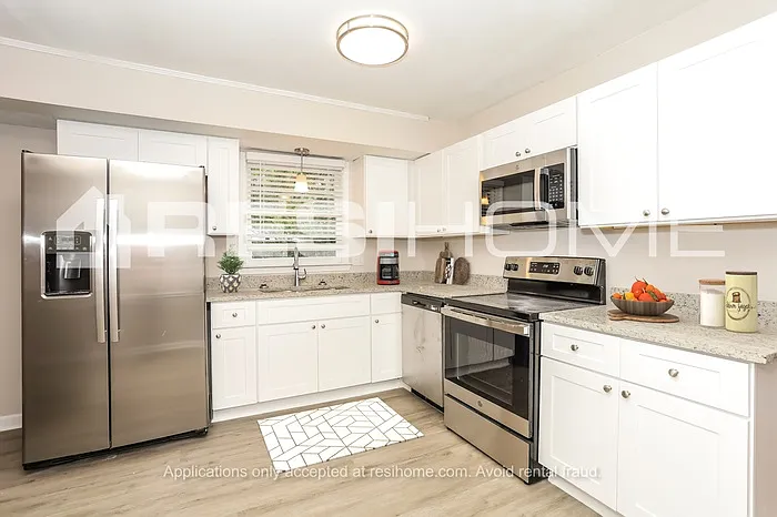 3 bed, 1.5 bath, 1464 sqft, $1,525 — Photo 3