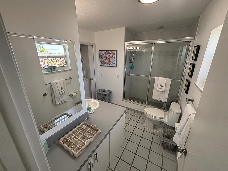 584 W Shore Dr — Photo 12