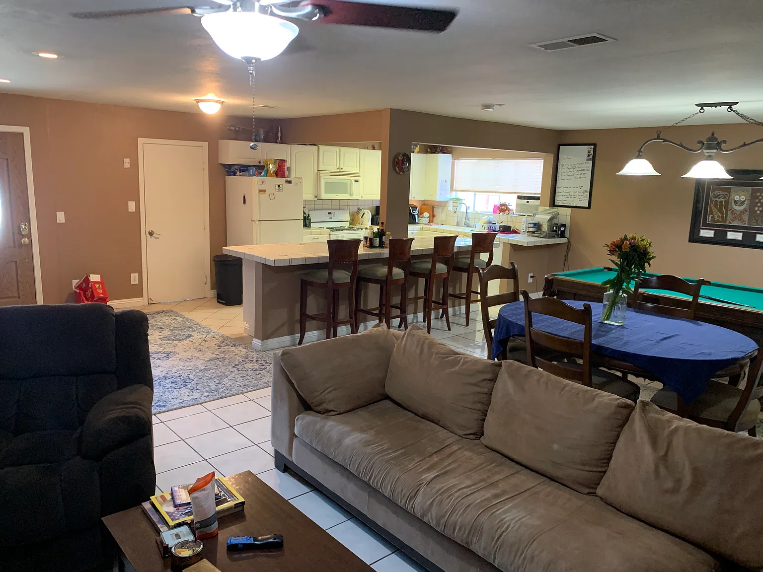 7 bed, 2700 sqft, $1,375 — Photo 3