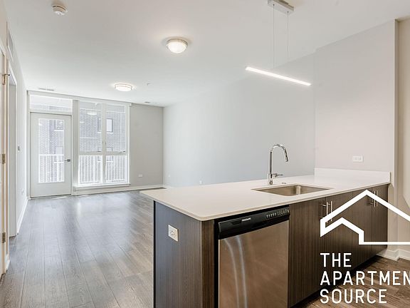 5th image of 302 W North Ave #301