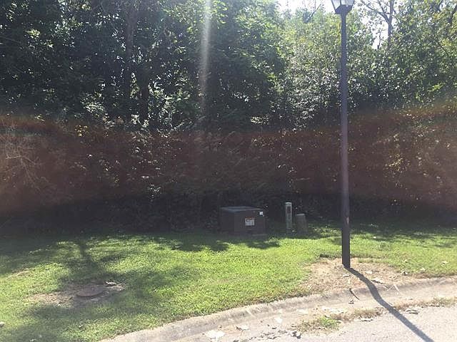 1st image of 2562 Shannon Ln