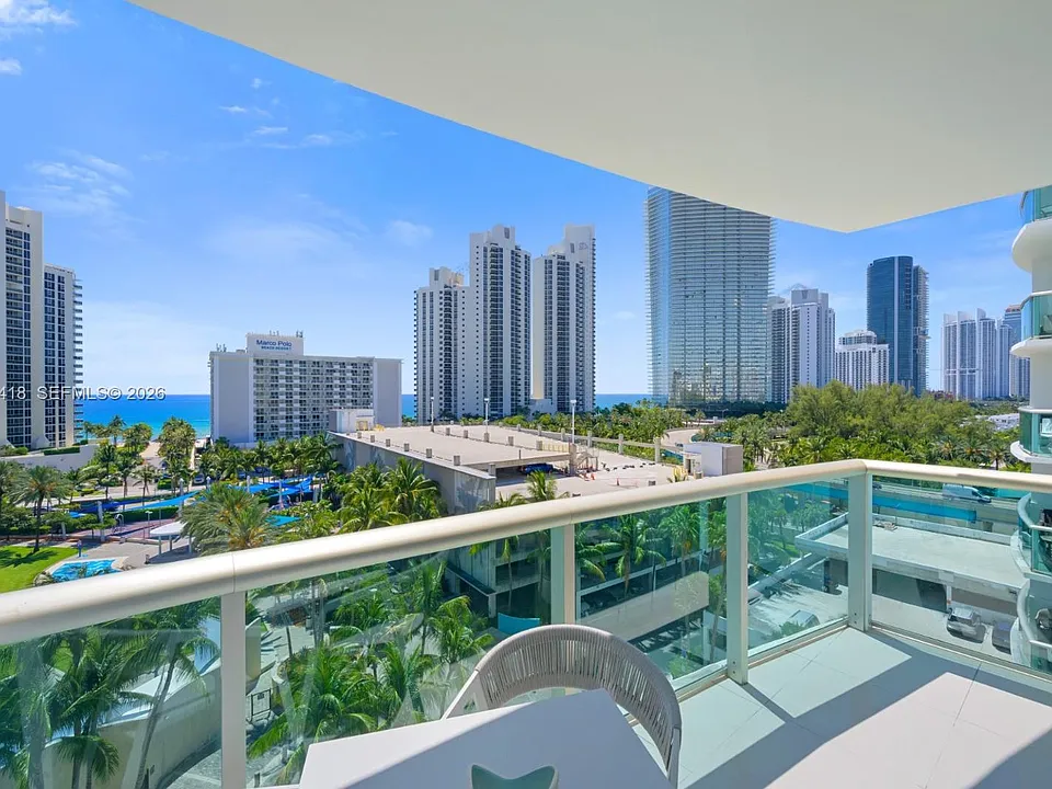 19370 Collins Ave #905
