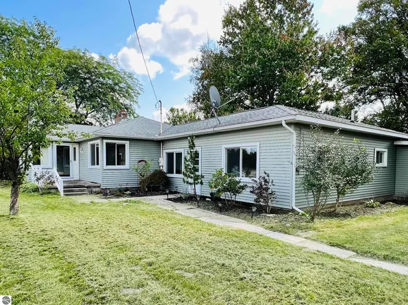 5135 W Remus Rd, Mount Pleasant, MI 48858