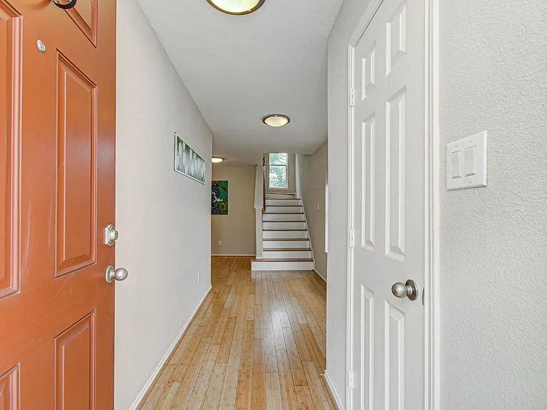 2920 Clay St — Photo 3