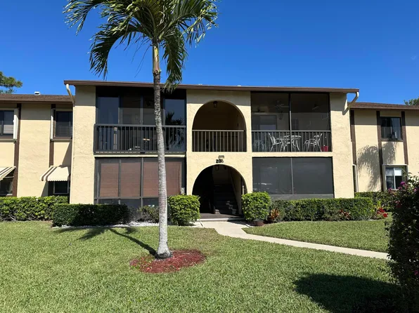 236 PINE HOV Circle #D-2, Greenacres, FL 33463
